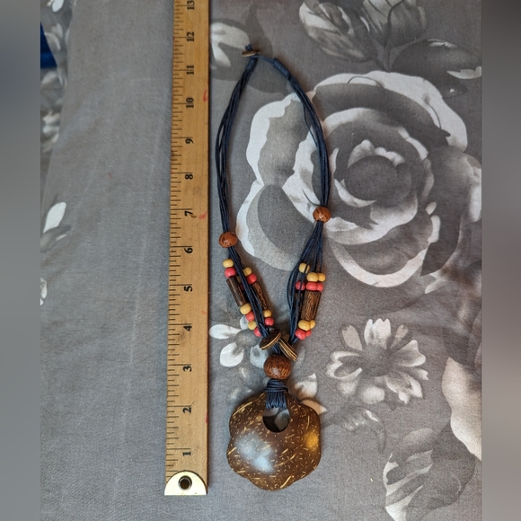 🌟3/$20🌟Coconut Necklace - Picture 5 of 5